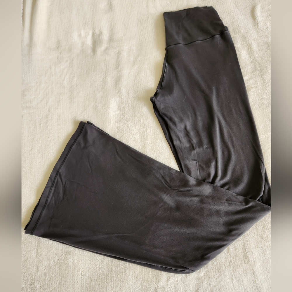 OFFLINE By Aerie Real Me High Waisted Crossover Flare Legging